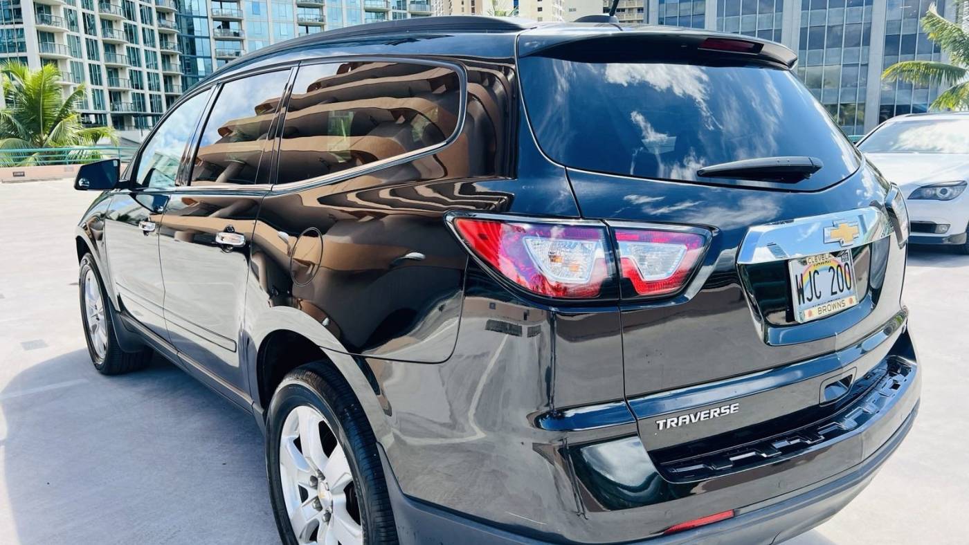 2017 chevrolet traverse lt