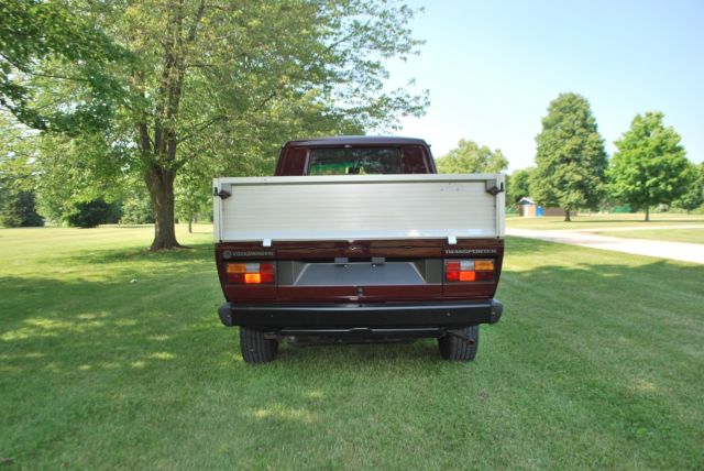 1989 vw tristar. 4 door transporter. rust free in excellent condition