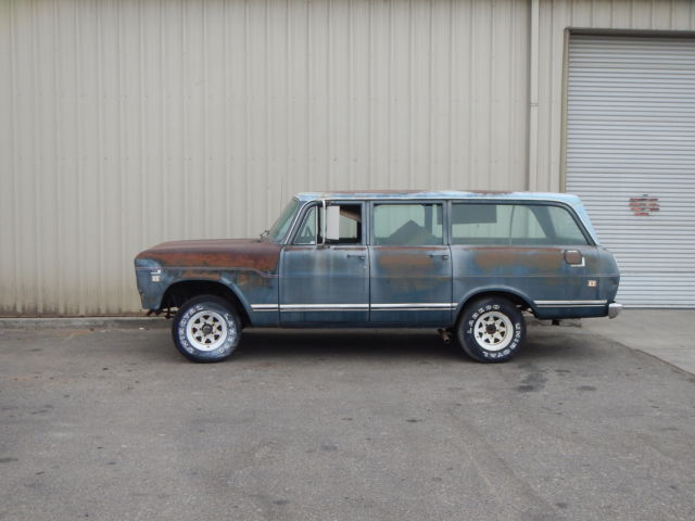 vintage 1973 international travelall 4wd 1110 tow vehical