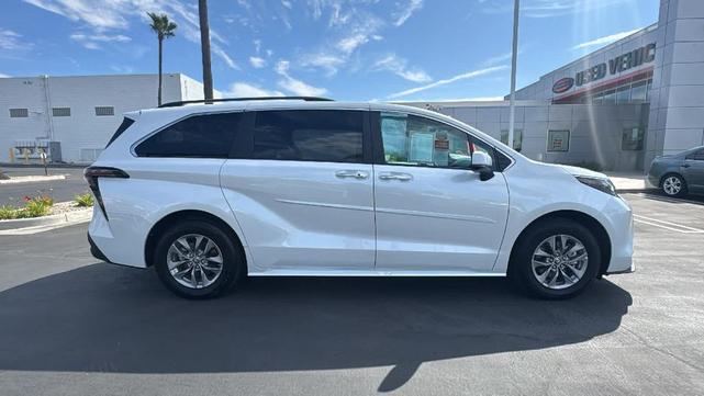 2024 toyota sienna xle