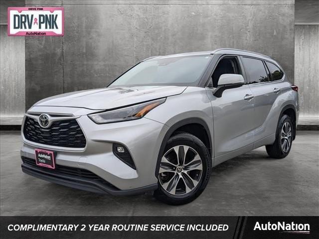 2022 toyota highlander xle
