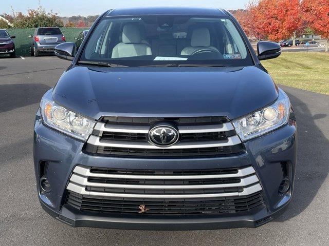 2019 toyota highlander le