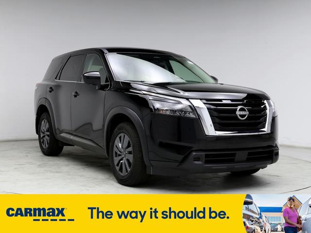 2023 nissan pathfinder s