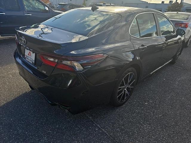 2021 toyota camry se