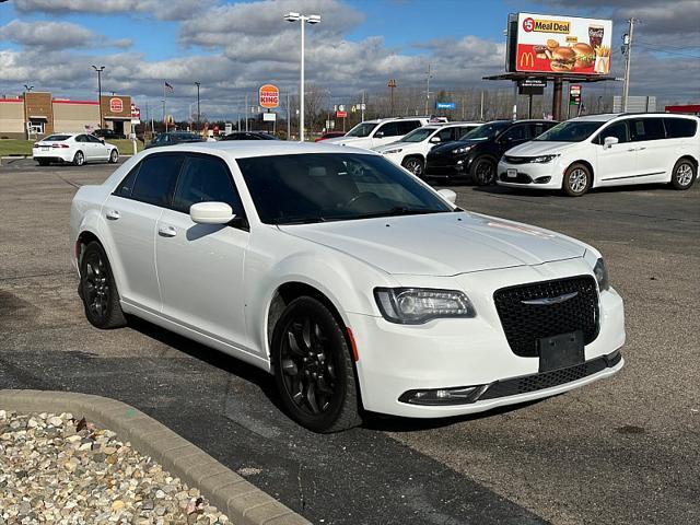 2019 chrysler 300 s