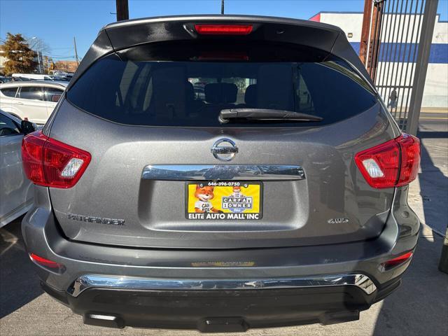 2018 nissan pathfinder sv