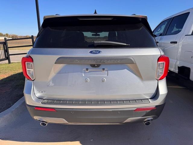 2022 ford explorer xlt