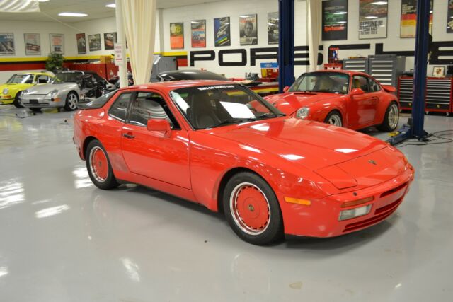1986 porsche 944 turbo 73514 miles guards red hatchback i4 2.5l m