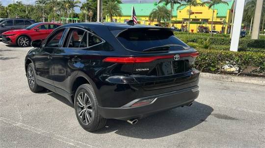 2021 toyota venza le