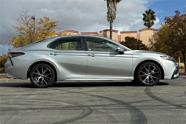 2023 toyota camry se