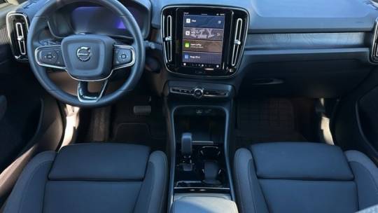 2023 Volvo XC40