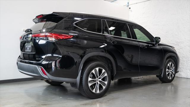 2021 toyota highlander xle