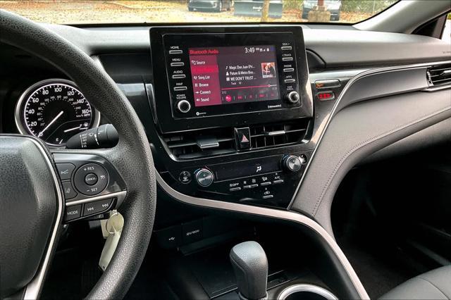 2024 toyota camry le