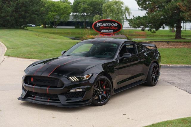 2016 ford shelby gt350r base