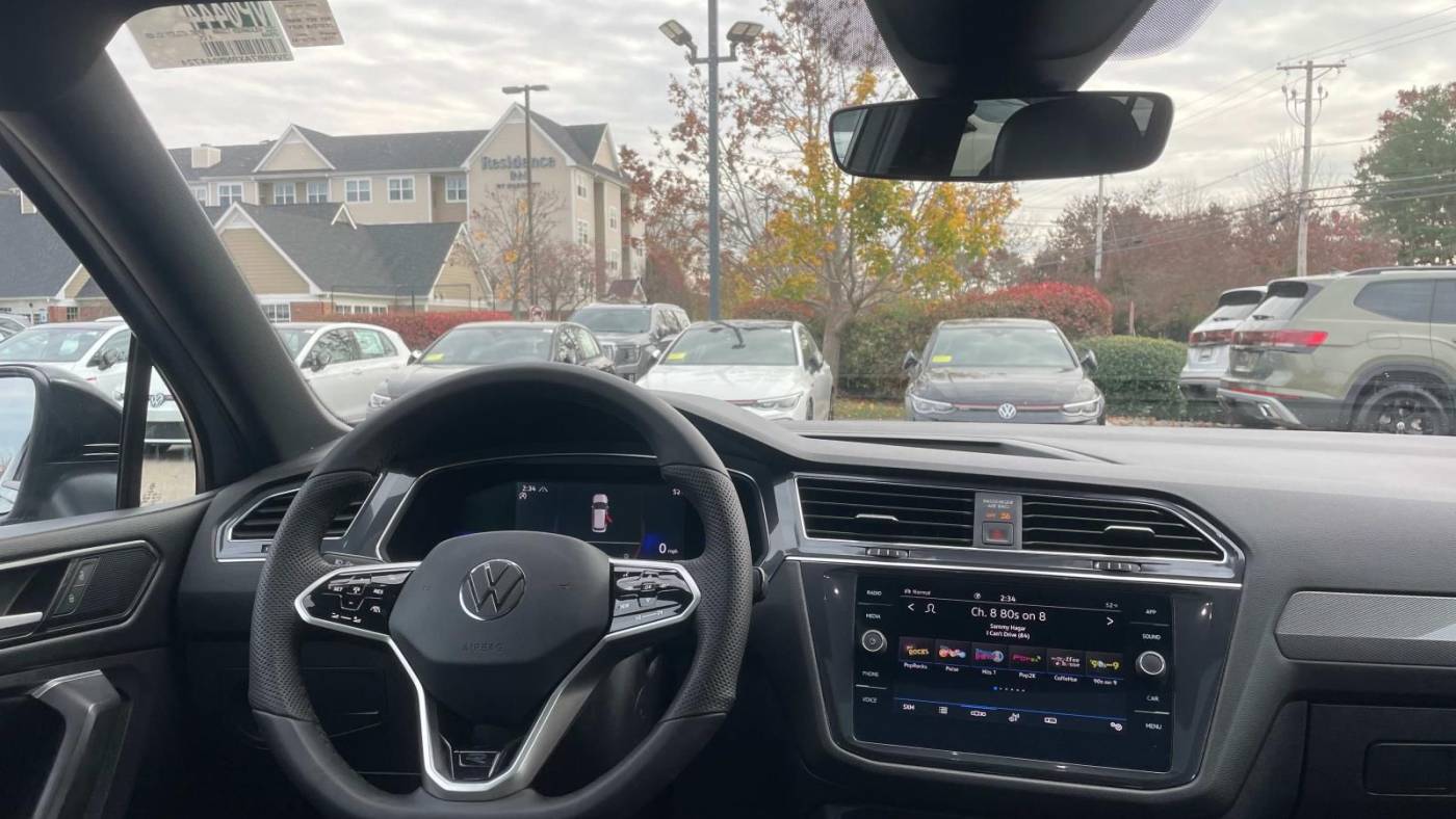 2022 volkswagen tiguan se r-line black 4motion