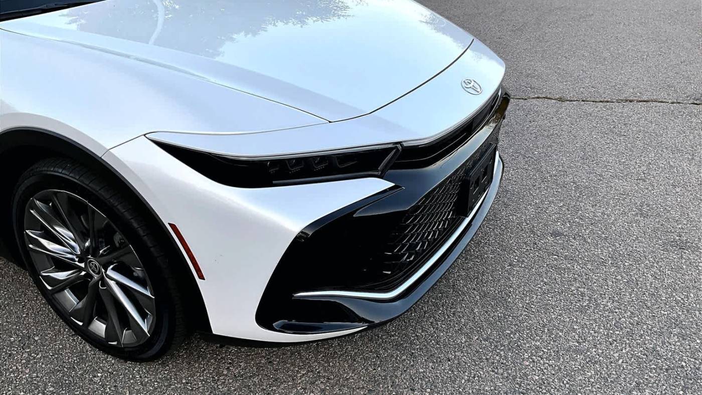 2023 toyota crown limited