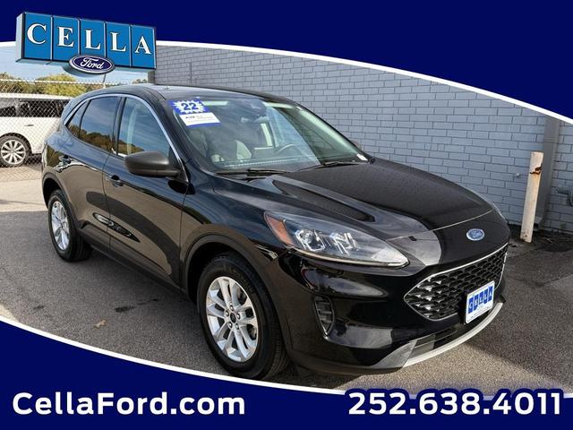 2022 ford escape se