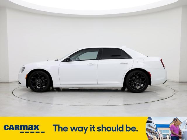 2019 chrysler 300 touring