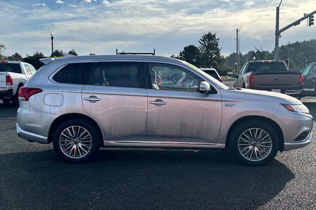 2022 mitsubishi outlander phev le