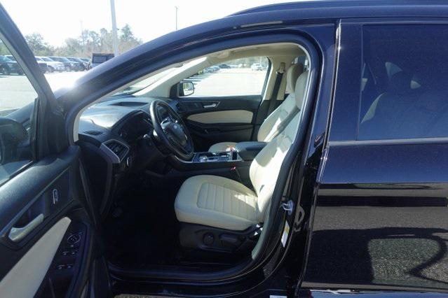 2023 ford edge se