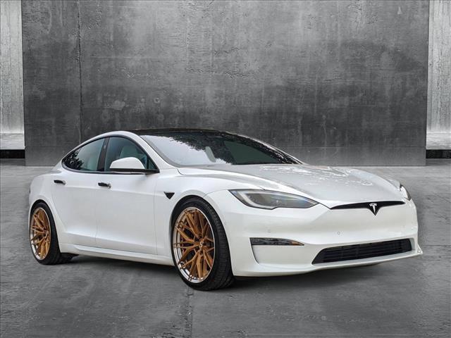 2022 tesla model s plaid
