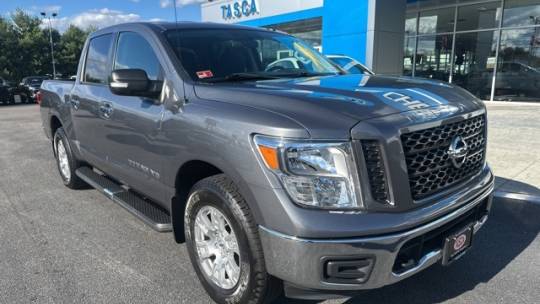 2019 nissan titan sv