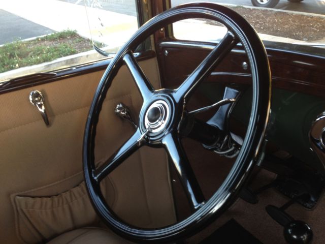 1930 model a ford deluxe coupe
