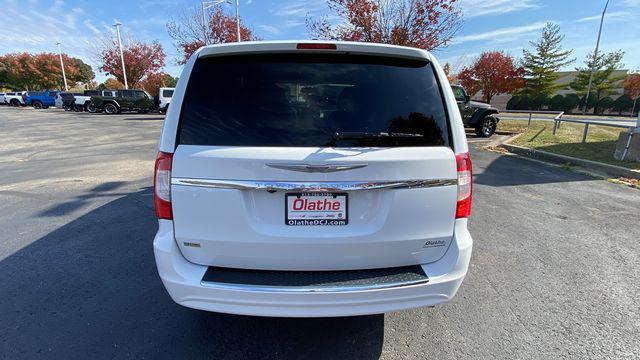 2015 chrysler town & country touring