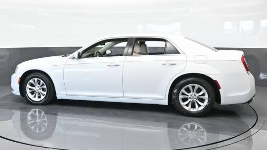 2018 Chrysler 300