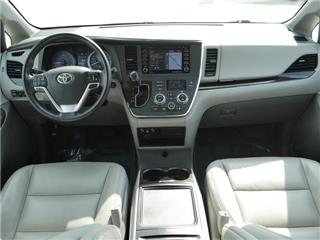 2018 Toyota Sienna limited premium 7-passenger