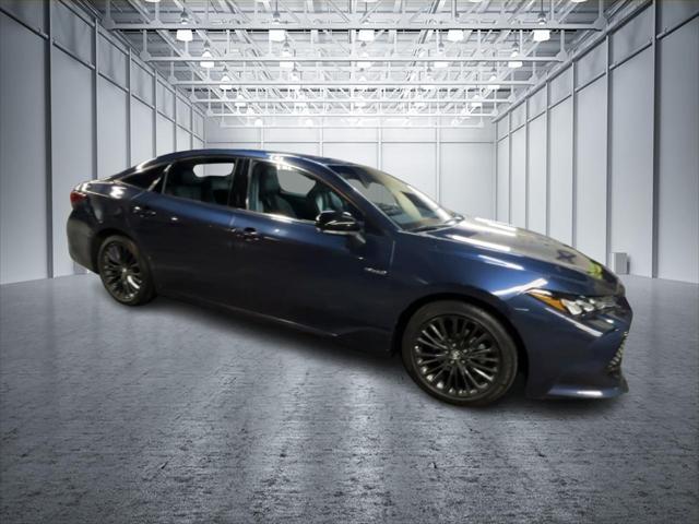 2020 toyota avalon hybrid xse