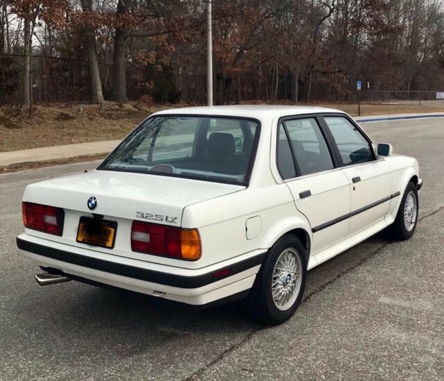 bmw 325ix awd sedan-immaculate condition!