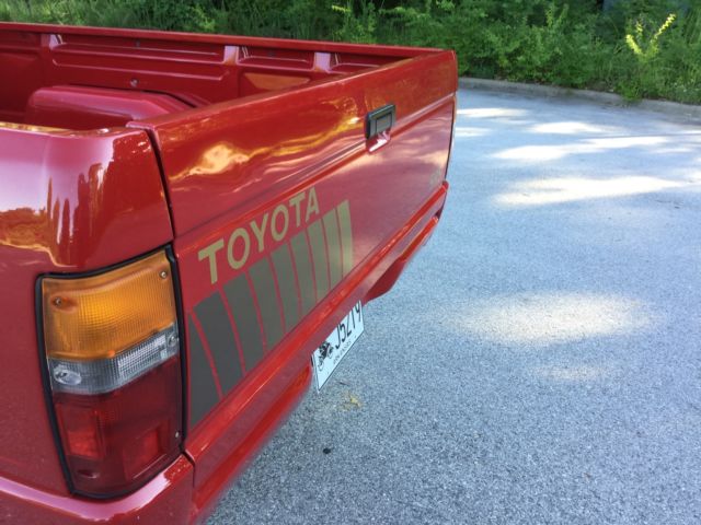 1985 toyota pickup truck sr5 4x4 solid axle efi