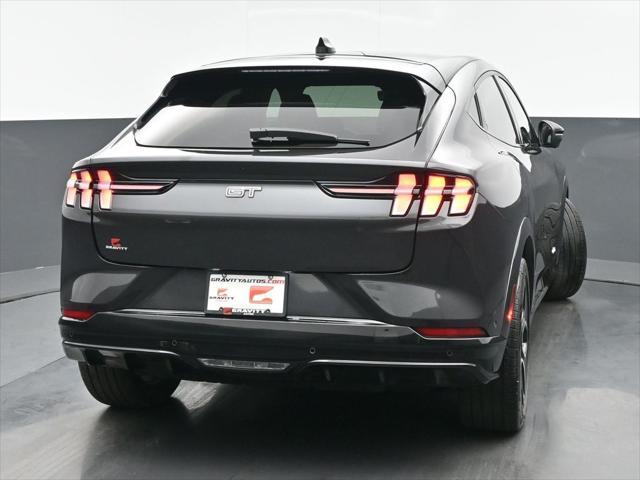 2022 ford mustang mach-e gt