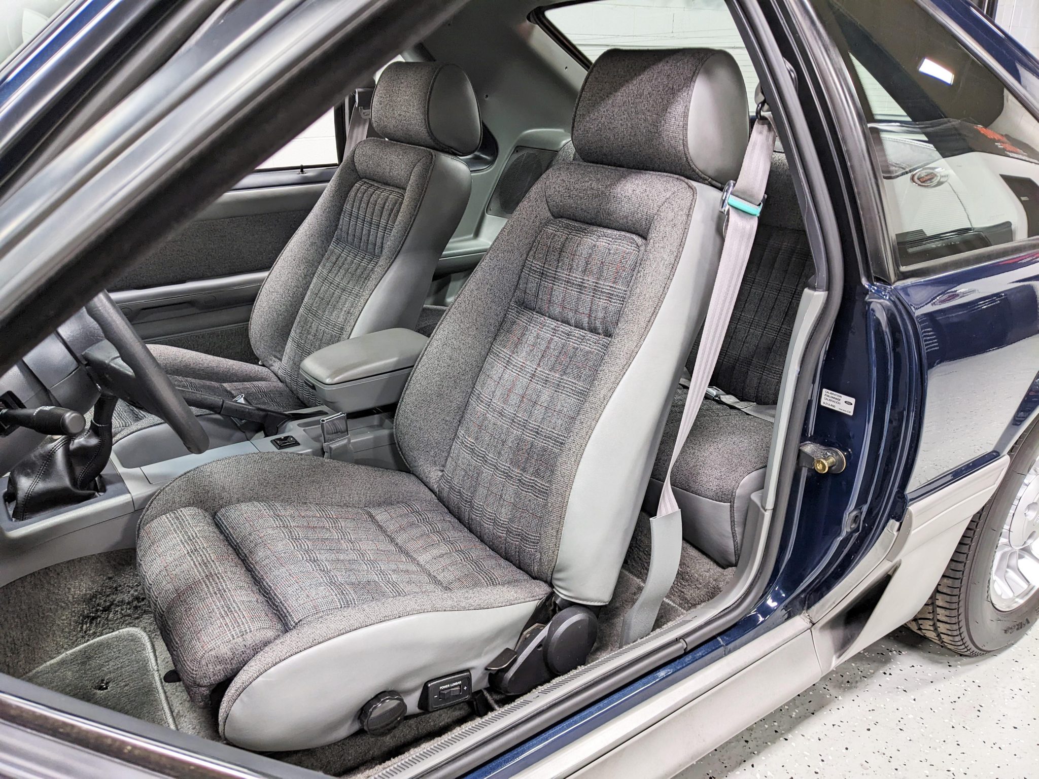 1989 ford mustang gt 5-speed