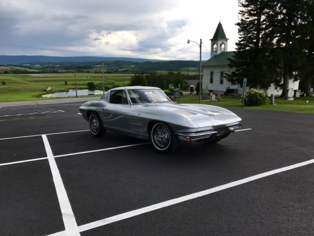 1963 chevrolet corvette split window *#smatchin300hp*auto* rwd v8