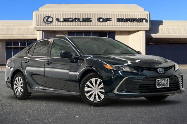 2021 toyota camry le
