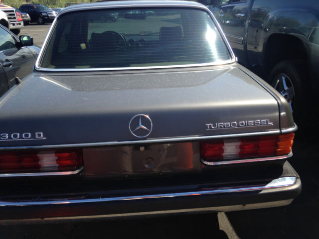1983 mercedes-benz 300-d