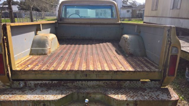 1970 chevy c20 with 350 v8