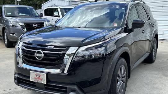 2024 Nissan Pathfinder sv
