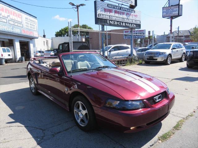 2004 ford mustang deluxe
