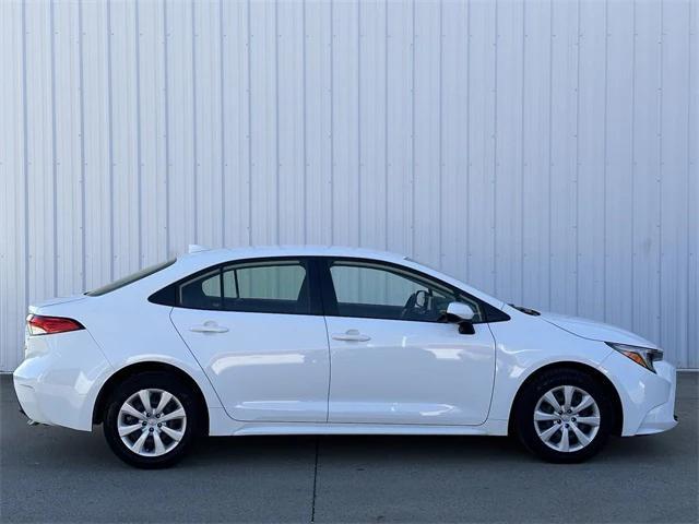 2023 toyota corolla hybrid le