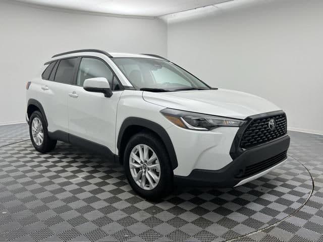 2023 toyota corolla cross le in des plaines, illinois
