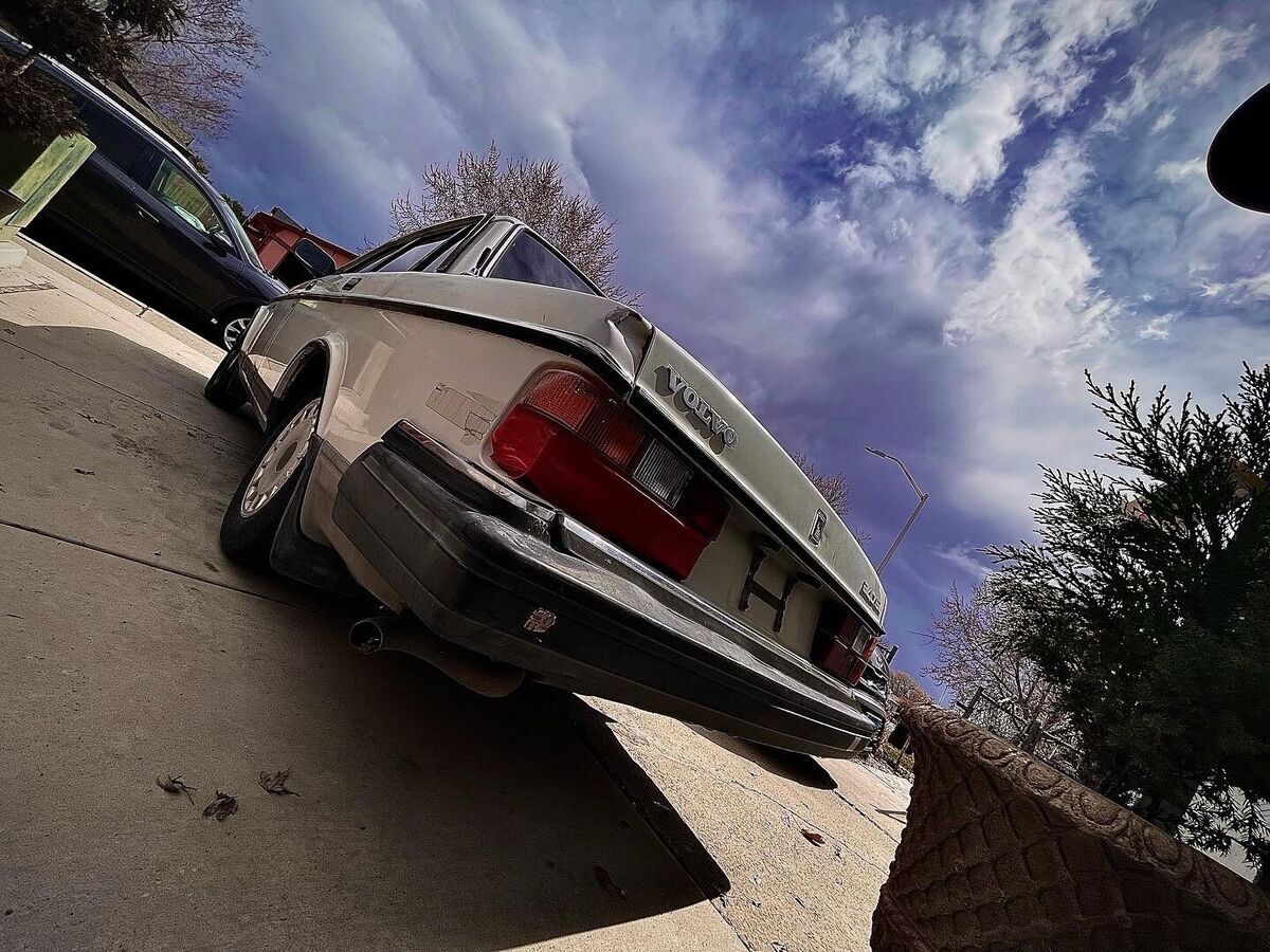 1986 volvo 244 sedan white rwd automatic gl