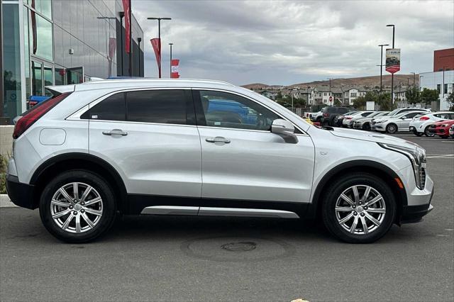 2022 cadillac xt4 premium luxury