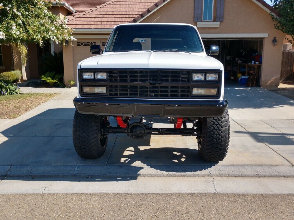 1990 chevrolet blazer k5 white 4wd automatic