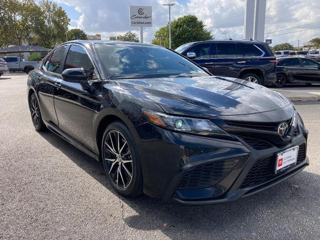 2021 toyota camry se