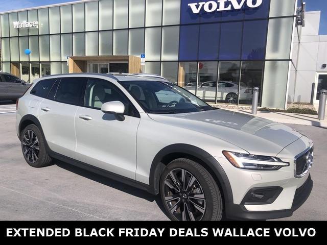 2022 volvo v60 cross country t5
