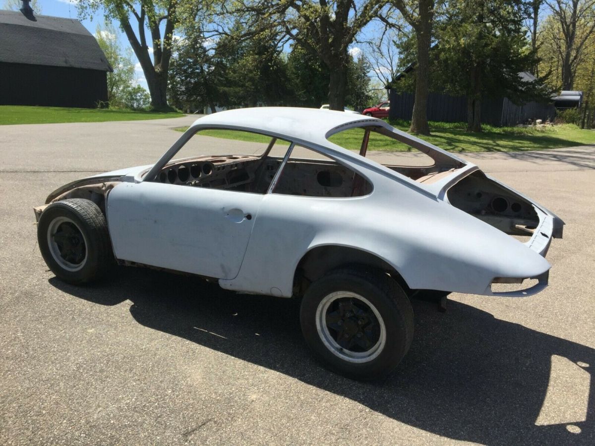 ** 1971 porsche 911 t rolling tub roller titled project race car **