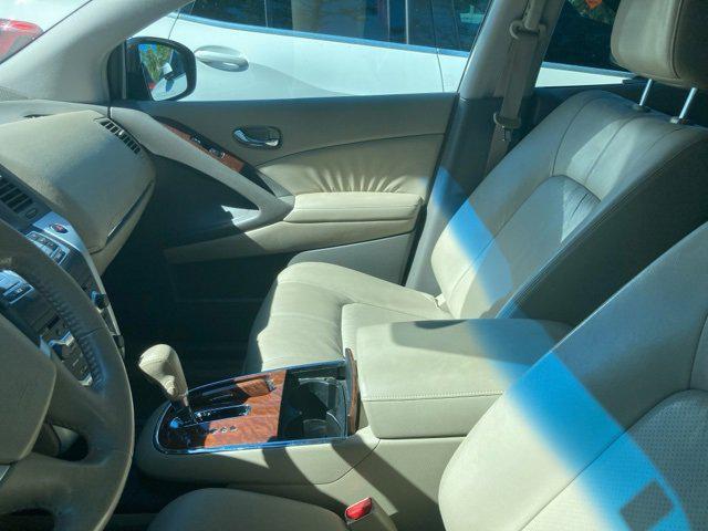2010 nissan murano le